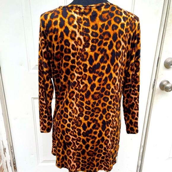 Lucky & Blessed, Leopard, Long Sleeve, Blouse, Size M - Picture 2 of 4